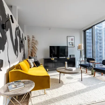 S Loop Studio W Gym Pool Wd Nr The L Chi-185